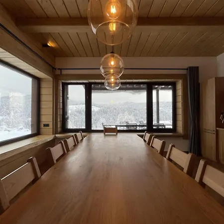 Chalet 5 стефанія Mykulychyn